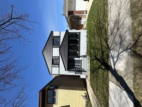 3024 W Fargo Ave, Chicago, IL 60645