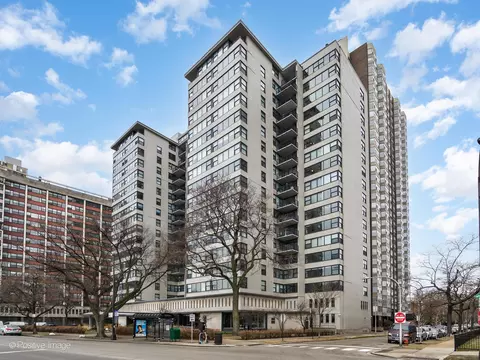 3430 N Lake Shore Dr #15M, Chicago, IL 60657