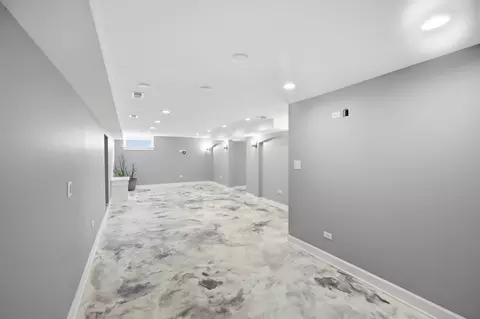Entry Way - 1020 Hill Ave, Elgin, IL 60120 photo 4 of 4