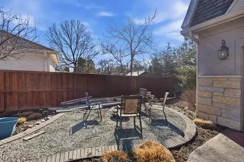 Exterior - 1020 Hill Ave, Elgin, IL 60120 photo 4 of 4
