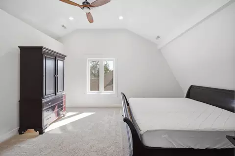 Bedroom - 1020 Hill Ave, Elgin, IL 60120 photo 3 of 6