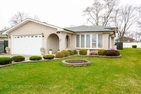 8432 Natchez Ave, Burbank, IL 60459