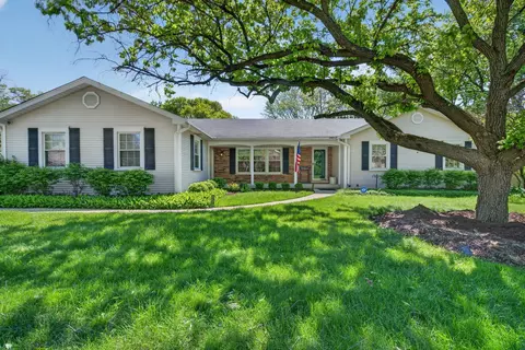 1105 Barcroft Ct, Naperville, IL 60540