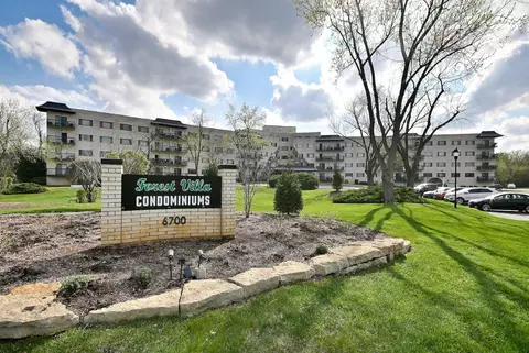 6700 S Brainard Ave #110, Countryside, IL 60525