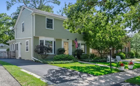 2121 Greenwood Ave, Wilmette, IL 60091