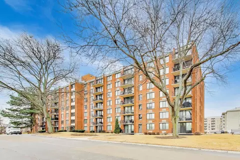 2000 Saint Regis Dr #3G, Lombard, IL 60148