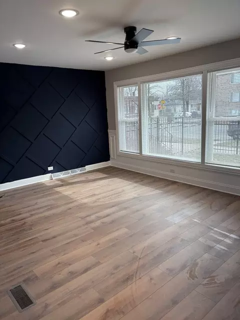 Living - 2150 E 93rd St, Chicago, IL 60617 photo 1 of 2