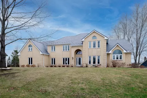 3821 Nottingham Dr, Long Grove, IL 60047