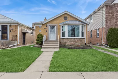 6311 N Tripp Ave, Chicago, IL 60646