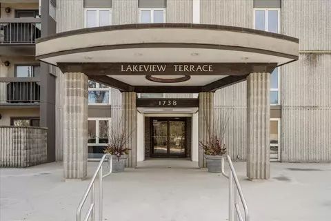 1738 Chicago Ave #805, Evanston, IL 60201