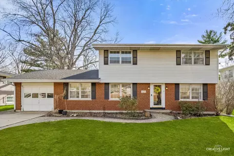 105 Wilson Pl, Oswego, IL 60543