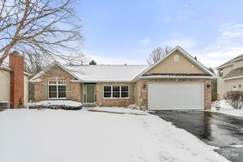 3160 Covered Bridge Ln, Dekalb, IL 60115