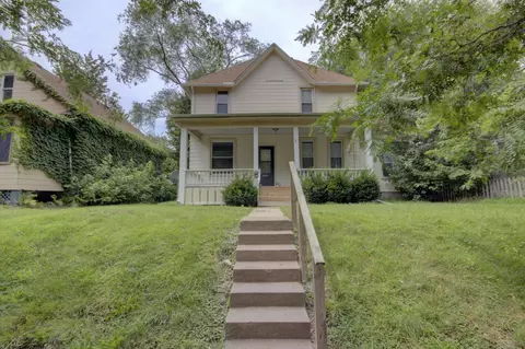 1930 N Myrtle St, Davenport, IA 52804