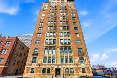 2666 E 73rd St #4W, Chicago, IL 60649