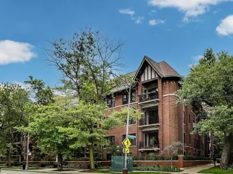 1615 E Hyde Park Blvd #2, Chicago, IL 60615