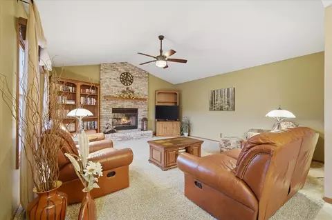 1209 Hanson Dr, Normal, IL 61761 photo 8