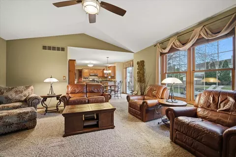 1209 Hanson Dr, Normal, IL 61761 photo 9