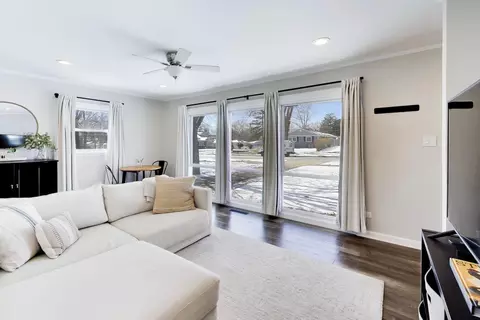 Living - 315 S Morgan Ave, Wheaton, IL 60187 photo 2 of 3