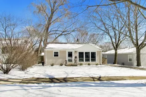 Exterior - 315 S Morgan Ave, Wheaton, IL 60187 photo 3 of 6