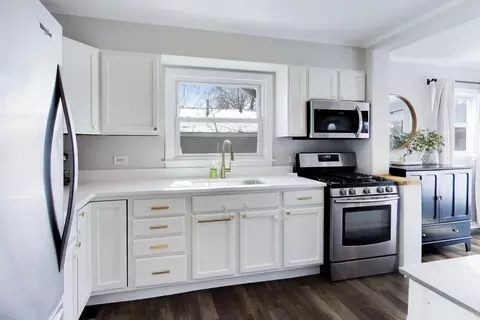 Kitchen - 315 S Morgan Ave, Wheaton, IL 60187 photo 2 of 3
