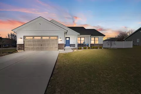 1059 Hummingbird Ln, Peotone, IL 60468