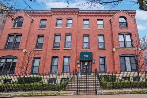 1760 N Wells St #2D, Chicago, IL 60614