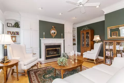 Living - 3 Jill Ct, Bloomington, IL 61701 photo 3 of 8