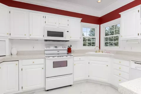 Kitchen - 3 Jill Ct, Bloomington, IL 61701 photo 2 of 7