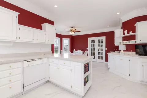 Kitchen - 3 Jill Ct, Bloomington, IL 61701 photo 4 of 7