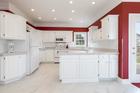 Kitchen - 3 Jill Ct, Bloomington, IL 61701 photo 1 of 7