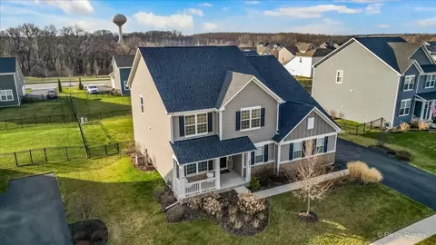 3691 Skyglade Dr, Elgin, IL 60124