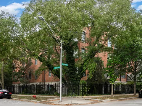 2500 N Seminary Ave #3W, Chicago, IL 60614