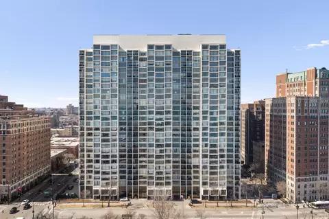 3200 N Lake Shore Dr #702, Chicago, IL 60657