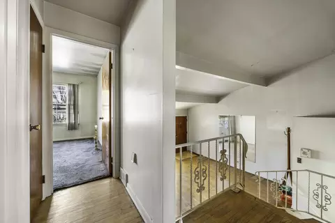 Entry Way - 8909 Robin Dr, Des Plaines, IL 60016 photo 1 of 1