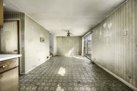 Living - 8909 Robin Dr, Des Plaines, IL 60016 photo 8 of 8