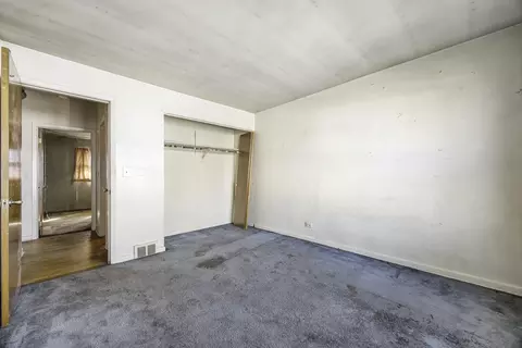 Bedroom - 8909 Robin Dr, Des Plaines, IL 60016 photo 3 of 3