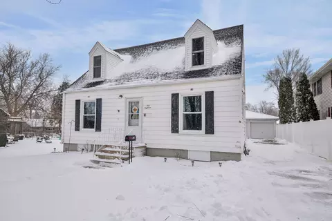 118 Stiles St, Genoa, IL 60135