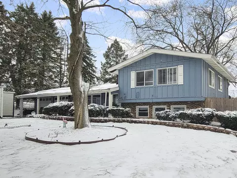 316 Middletree Rd, Joliet, IL 60433