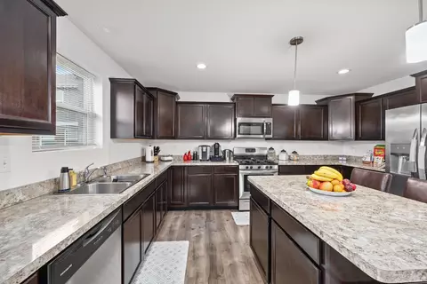 Kitchen - 1978 Stapleton Rd, New Lenox, IL 60451 photo 3 of 3