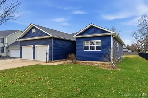 822 Hamlet St, Batavia, IL 60510