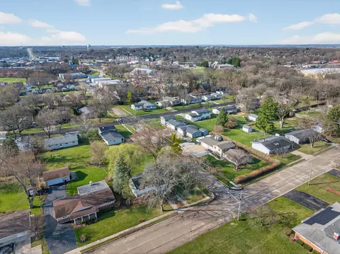 View/Area - 3915 Maple Ave, Mchenry, IL 60050 photo 4 of 4