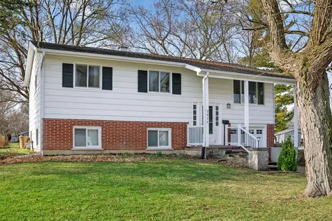 Exterior - 3915 Maple Ave, Mchenry, IL 60050 photo 1 of 4