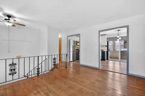 Living - 3915 Maple Ave, Mchenry, IL 60050 photo 3 of 4