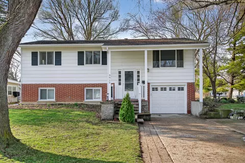 Exterior - 3915 Maple Ave, Mchenry, IL 60050 photo 3 of 4