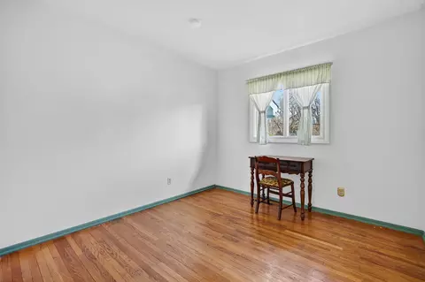 Bedroom - 3915 Maple Ave, Mchenry, IL 60050 photo 3 of 3