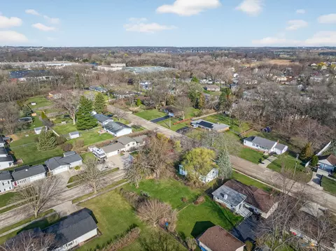 View/Area - 3915 Maple Ave, Mchenry, IL 60050 photo 3 of 4
