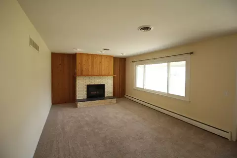 Living - 301 Oakdale Ave, Normal, IL 61761 photo 1 of 4