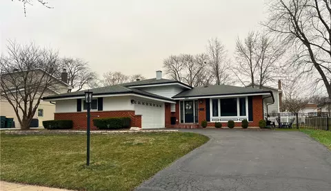 17 W484 Earl Ct, Darien, IL 60561