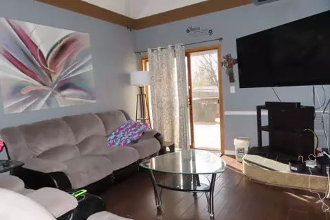 Living - 509 Silbury Ct, Mchenry, IL 60050 photo 2 of 2