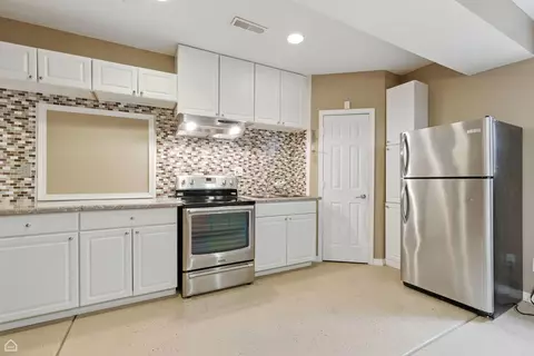 Kitchen - 9875 Aster Cv, Saint John, IN 46373 photo 6 of 6